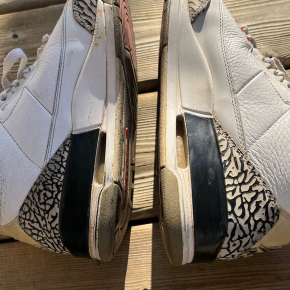 Air Jordan 3 Retro 'White Cement' 2011 - Picture 5 of 9